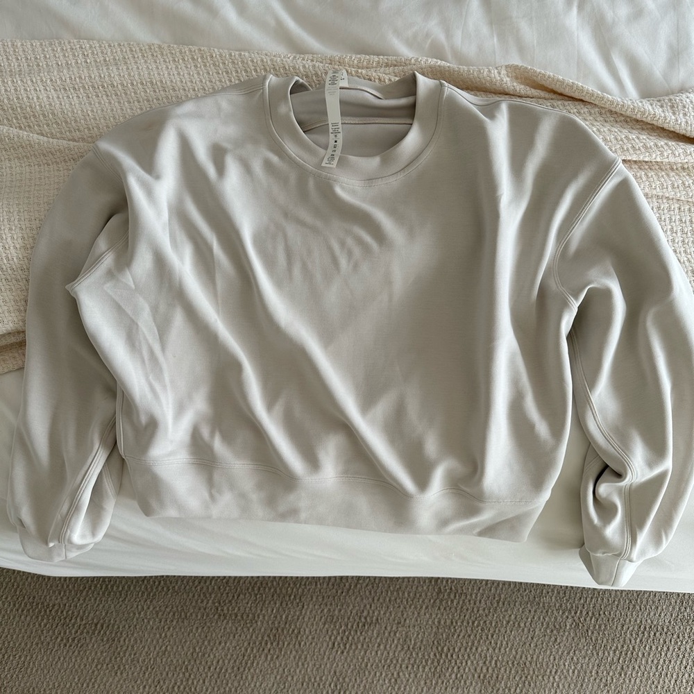 Lululemon Softstreme Cropped Pullover in Bone
